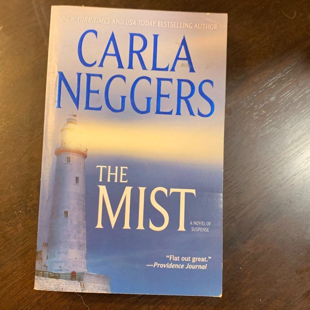 Book Novel - The Mist by Carla Neggers